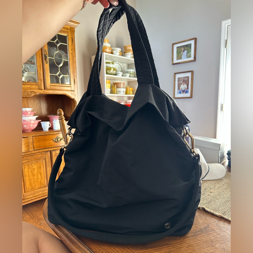 Lululemon everywhere bag